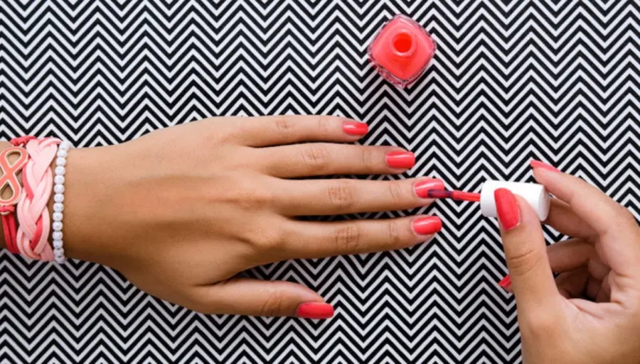 Come abbinare lo smalto all’outfit