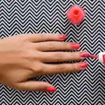 Come abbinare lo smalto all’outfit