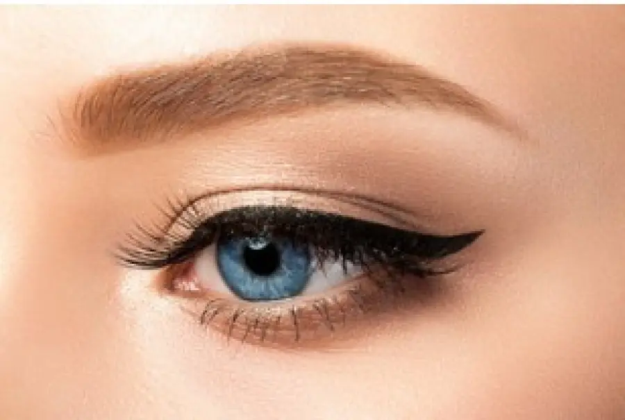 Trucco permanente infracigliare