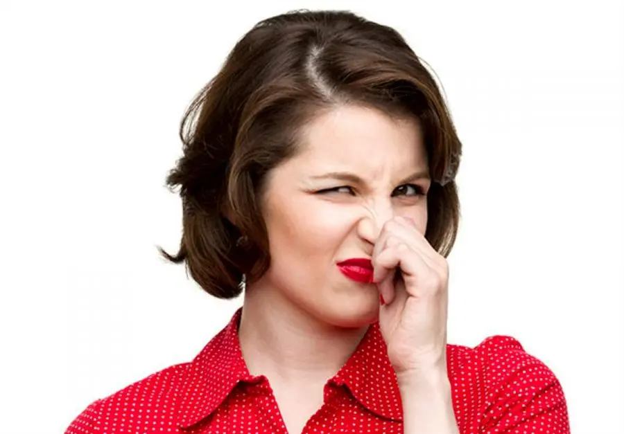 Come fare ad eliminare l’odore di umido dalla biancheria