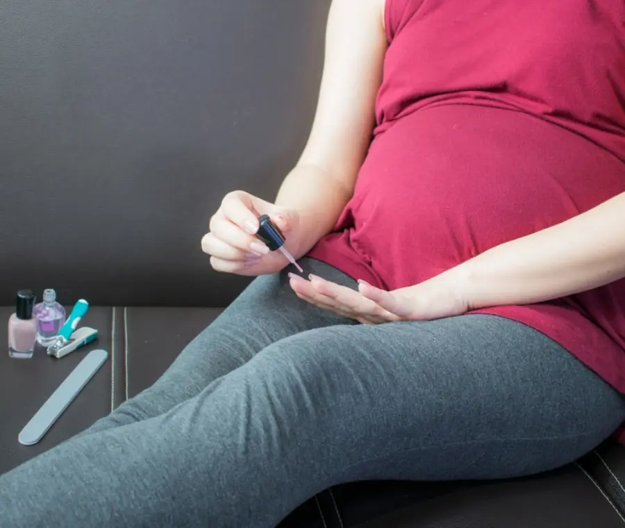 Smalto in gravidanza come fare