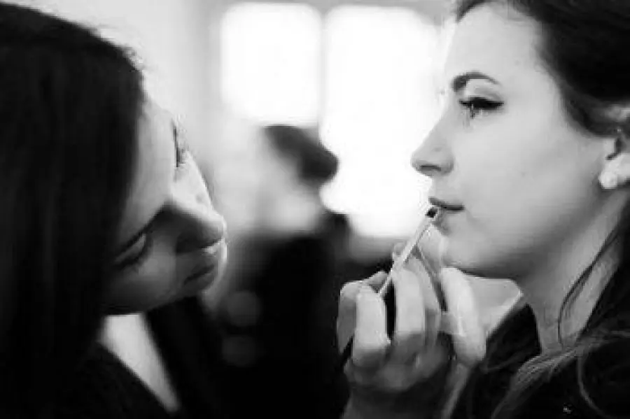 Come scegliere l'acconciatura e il make up per la sposa